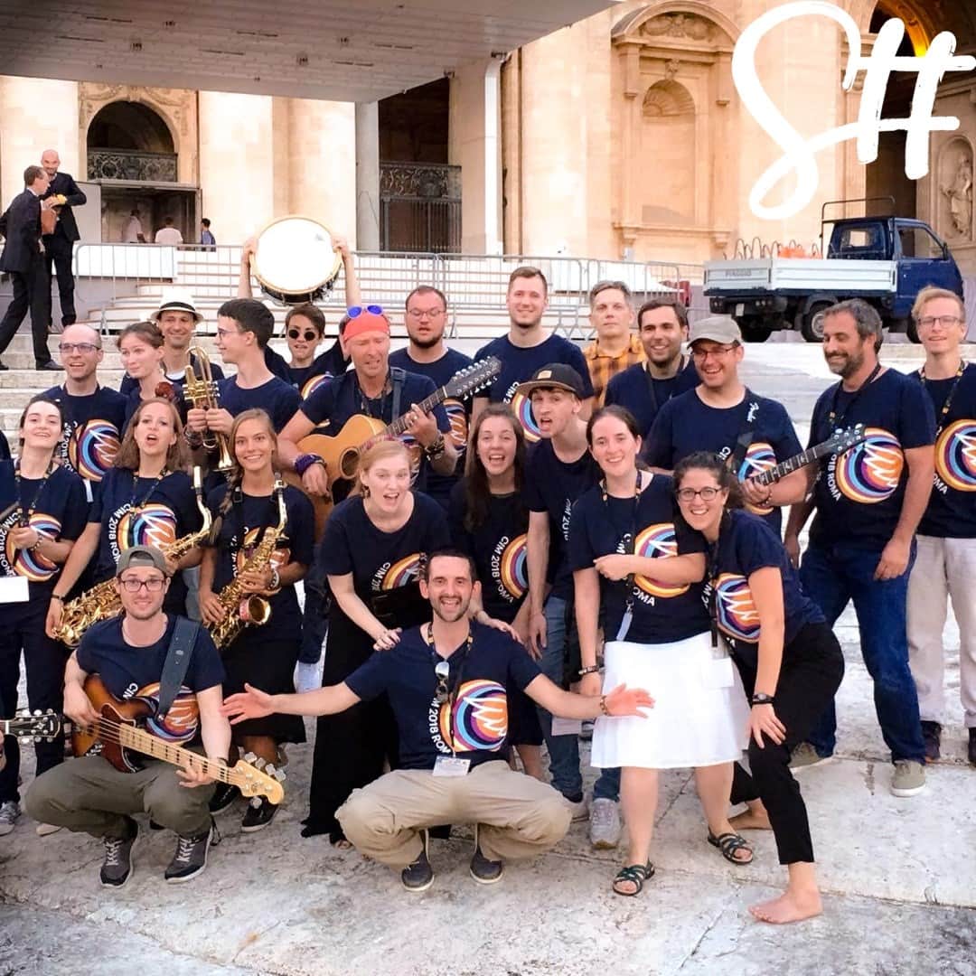 Gruppenfoto Musiker am Petersplatz in Rom